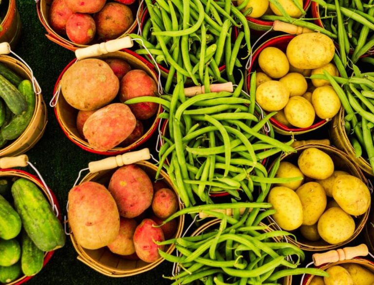 Buying Local Wholesale Food (4 Advantages) Valley View Produce