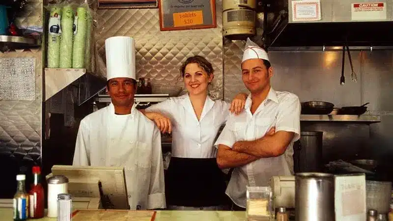 7 Alarming Ways Immigration Impacts Food Industry Jobs