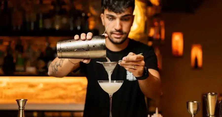 holiday drinks article image min